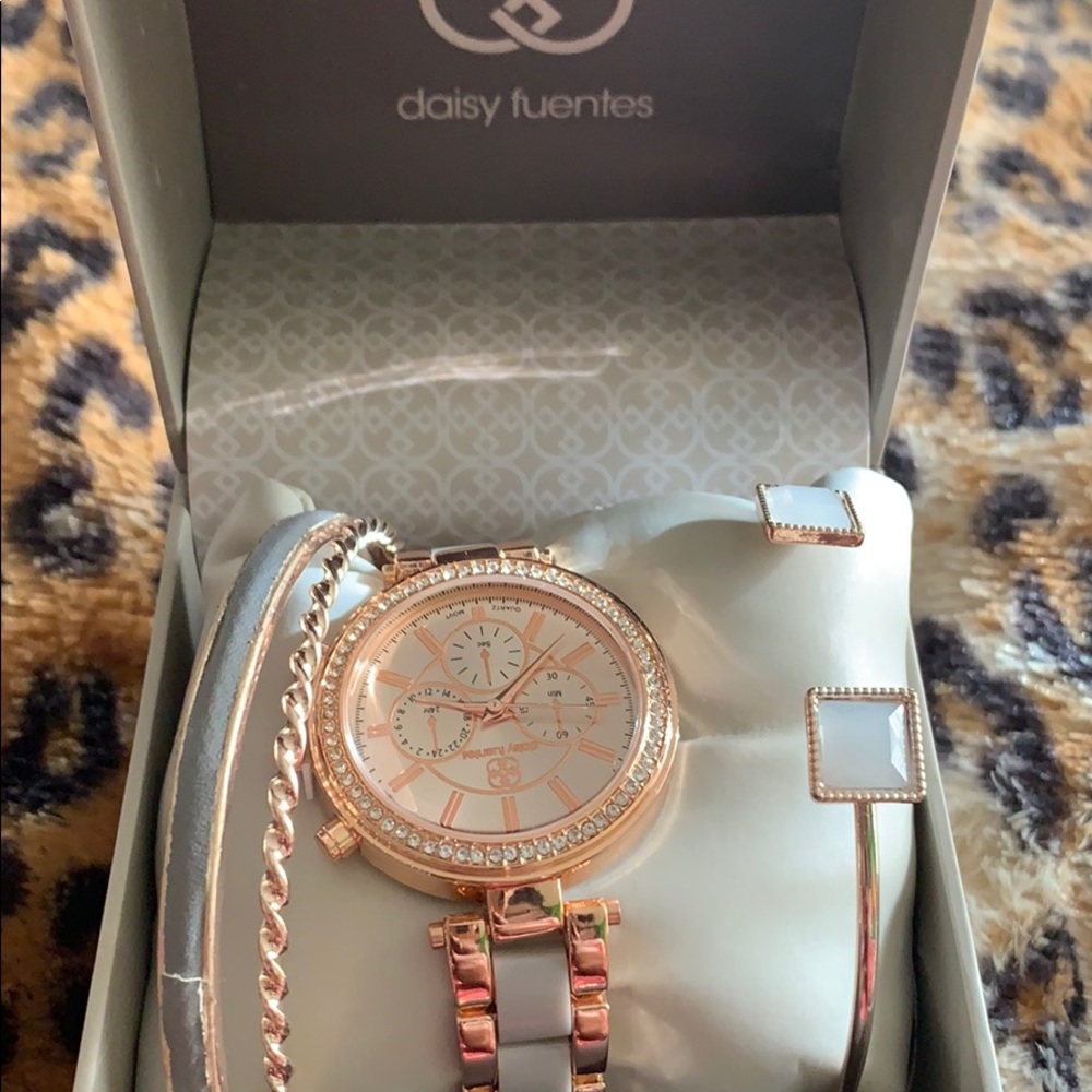 Beautiful watch and matching bracelet set ✨